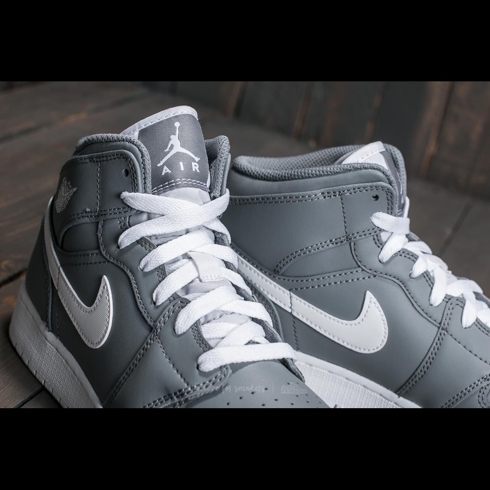 AIR JORDAN MID BG